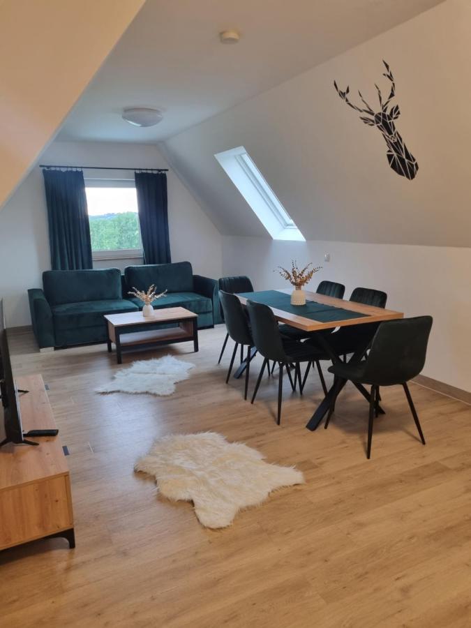 Apartamenty Jelen Pod Grapom Banska Nizna エクステリア 写真